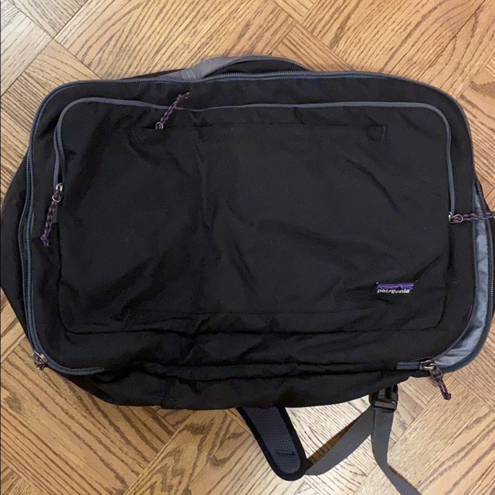 Patagonia MLC 45L- Great Condition! Adheres to TSA